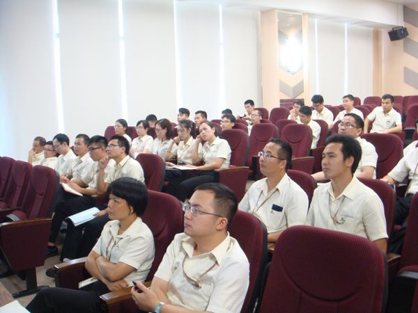 ������Ϸ���67381��ѧԺ�����ն�������ͷ��