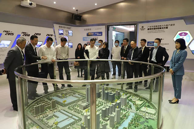 �ڼα����˶�����ͬ�������������