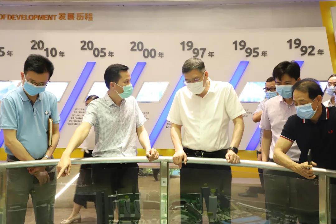 ��ɽ��ί��ί���Ϻ���ί�����껲�һ��ݰ�ٲ��ڶ�����Ϸ���67381��ҵ�ٿ��Ϻ�����ɫ�������лᣬ���������������ϴ����Ϻ����ӹ�ǧ�ڼ���ҵ������Ը����������������.jpg