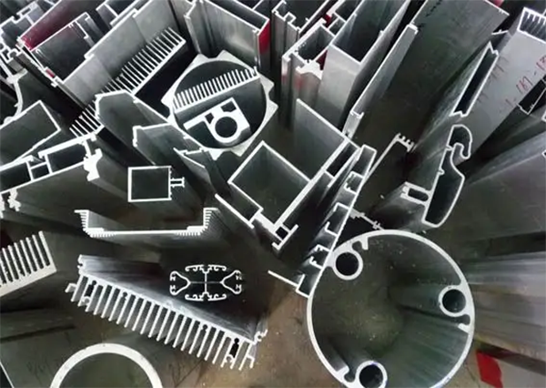 �����ڸ�����ҵ�еĲ��Ӧ��