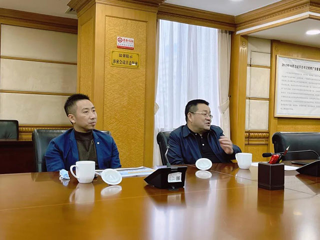 �Ϻ���Ǿ۽���ҵ������˼��,Ϊ������Ϸ���67381������������ע���»���